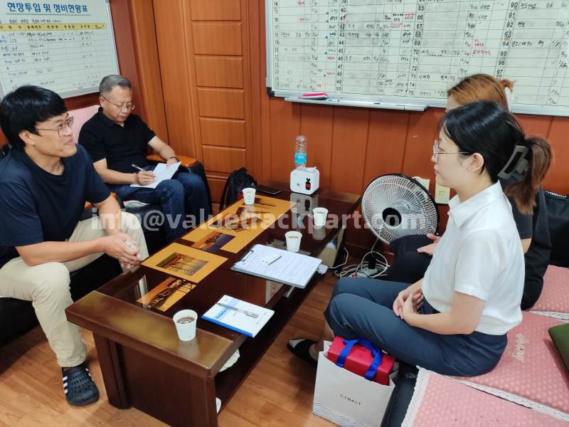 crawler crane parts supplier-Sales Team Customer-Centric Service crawler crane parts supplier-Sales Team Customer-Centric Service